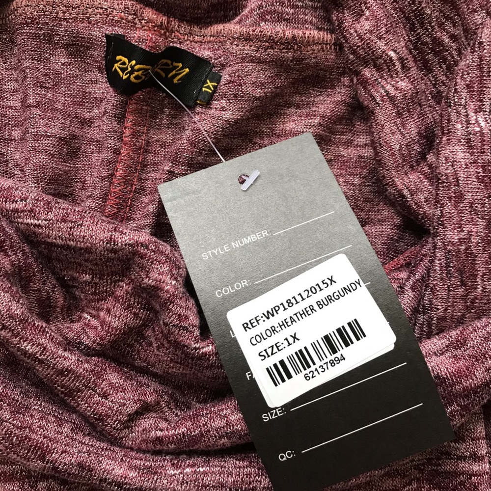 Maroon sweater - Picture 2 of 2